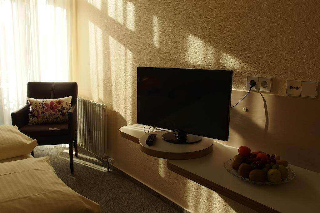 Stadthotel Engel Ettlingen Quarto foto